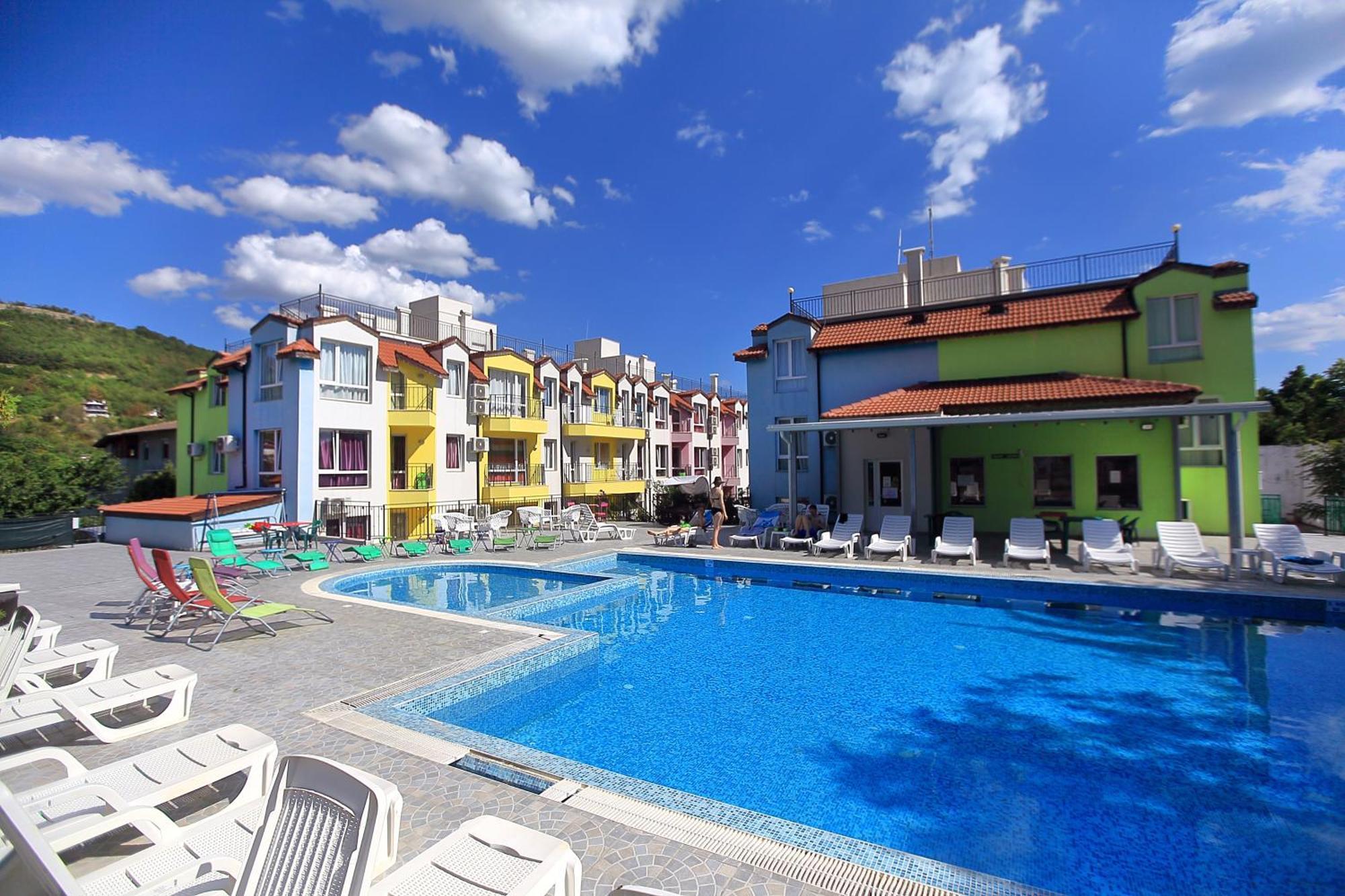 Private Apartment With Parking And Pool Balchik Luaran gambar