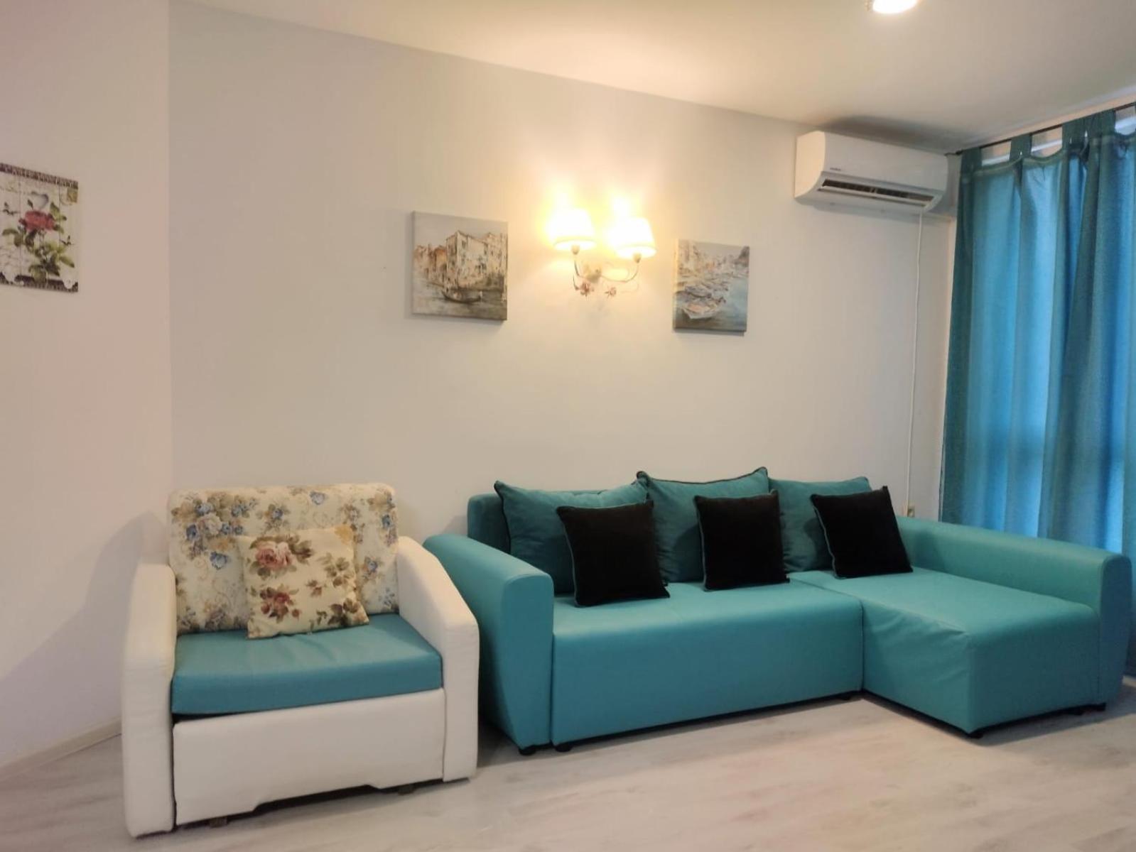 Private Apartment With Parking And Pool Balchik Luaran gambar