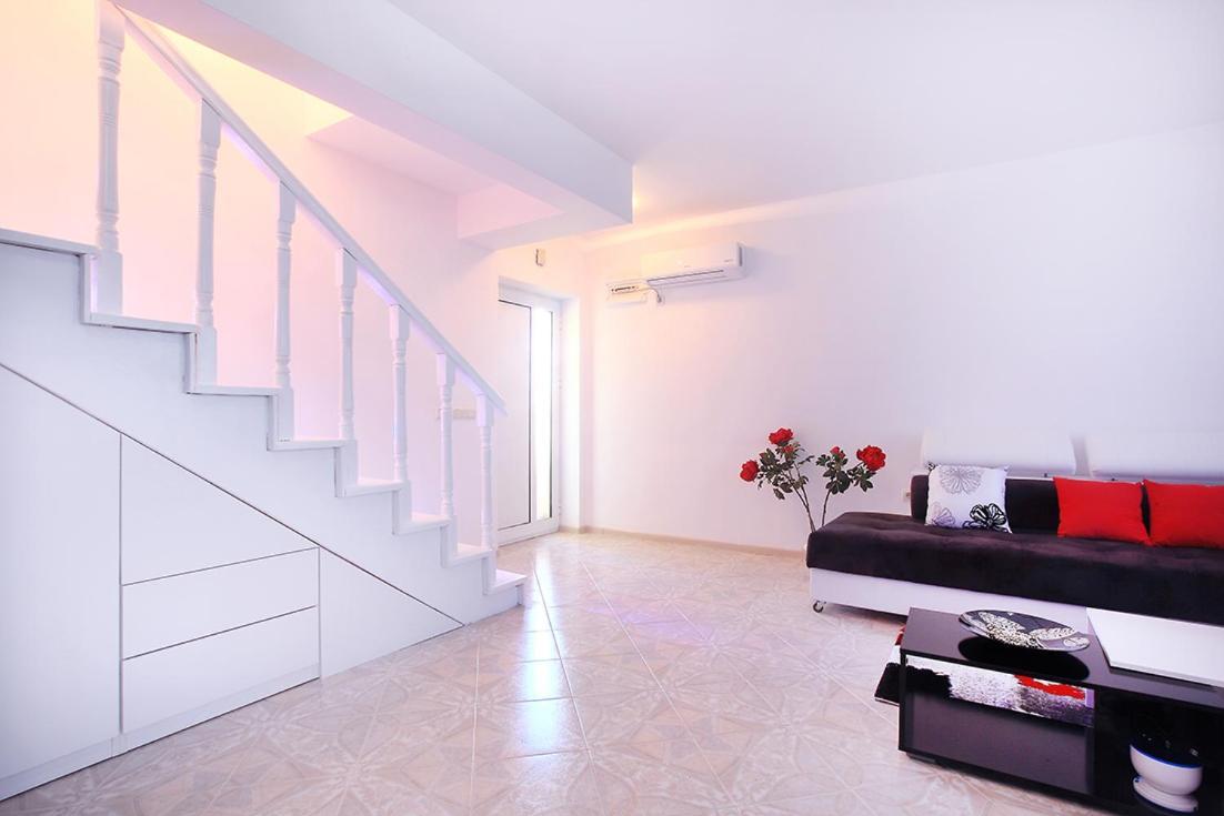 Private Apartment With Parking And Pool Balchik Luaran gambar