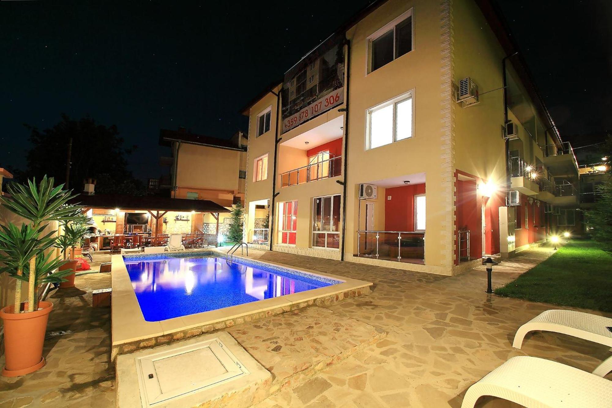 Private Apartment With Parking And Pool Balchik Luaran gambar