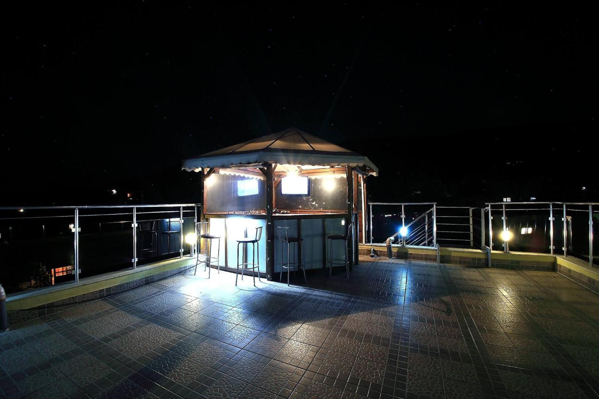 Private Apartment With Parking And Pool Balchik Luaran gambar