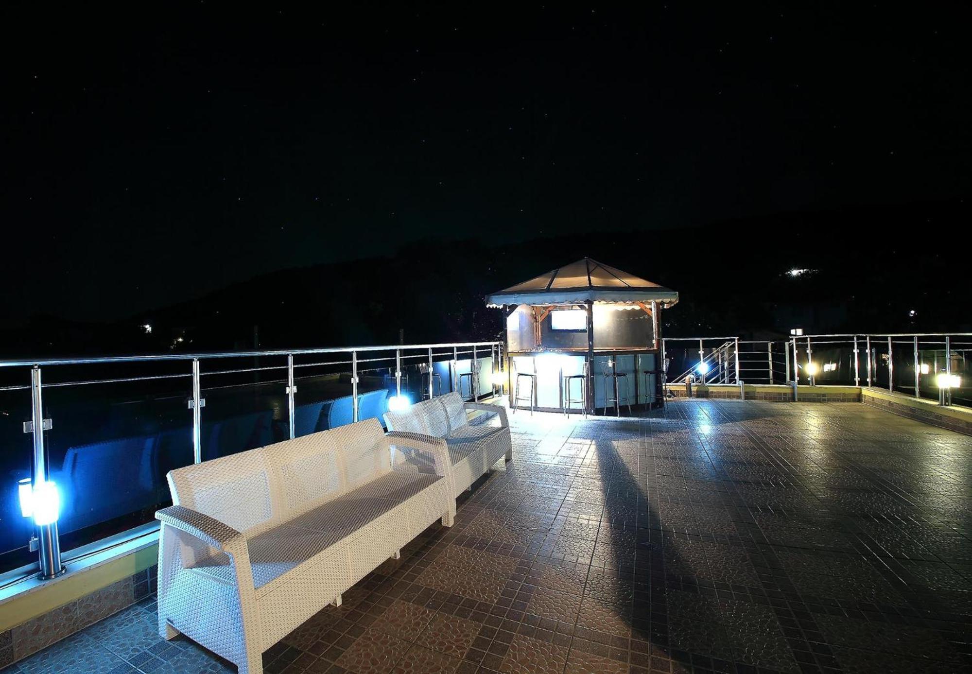Private Apartment With Parking And Pool Balchik Luaran gambar